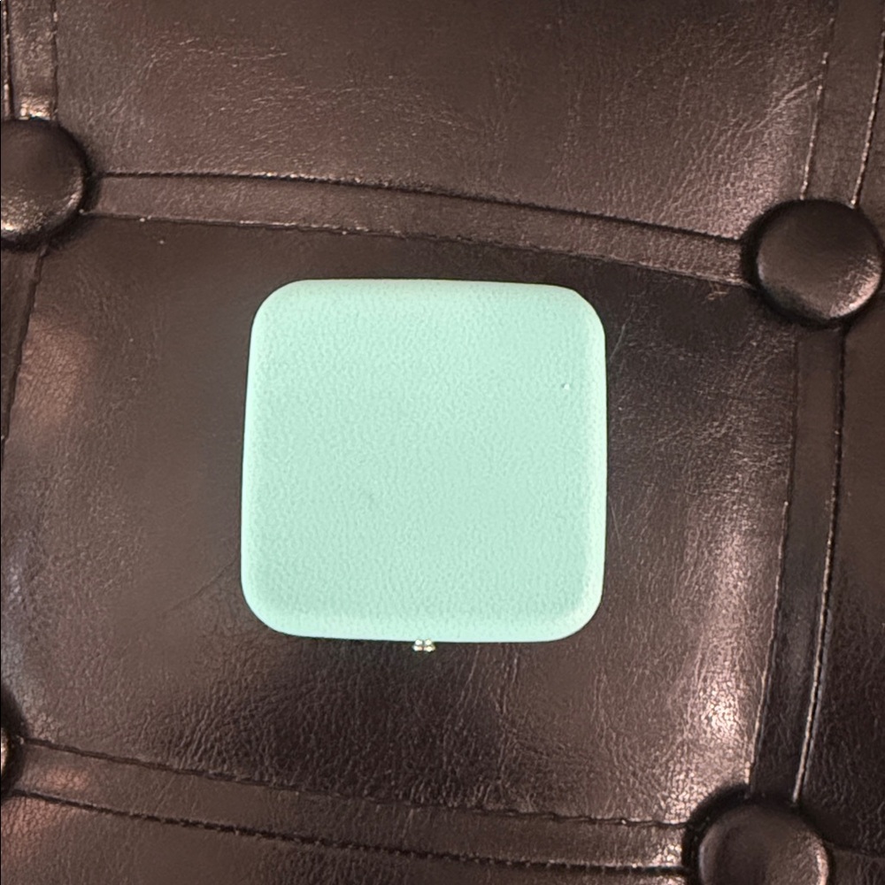Genuine Tiffany & Co Blue Leather Ring Small Gift Presentation Box Clasp Closure - Picture 7 of 8